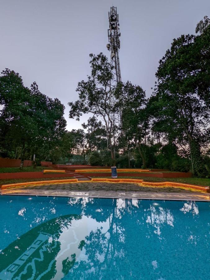 The Wayanad Club Hotel Sultan Bathery Exterior photo