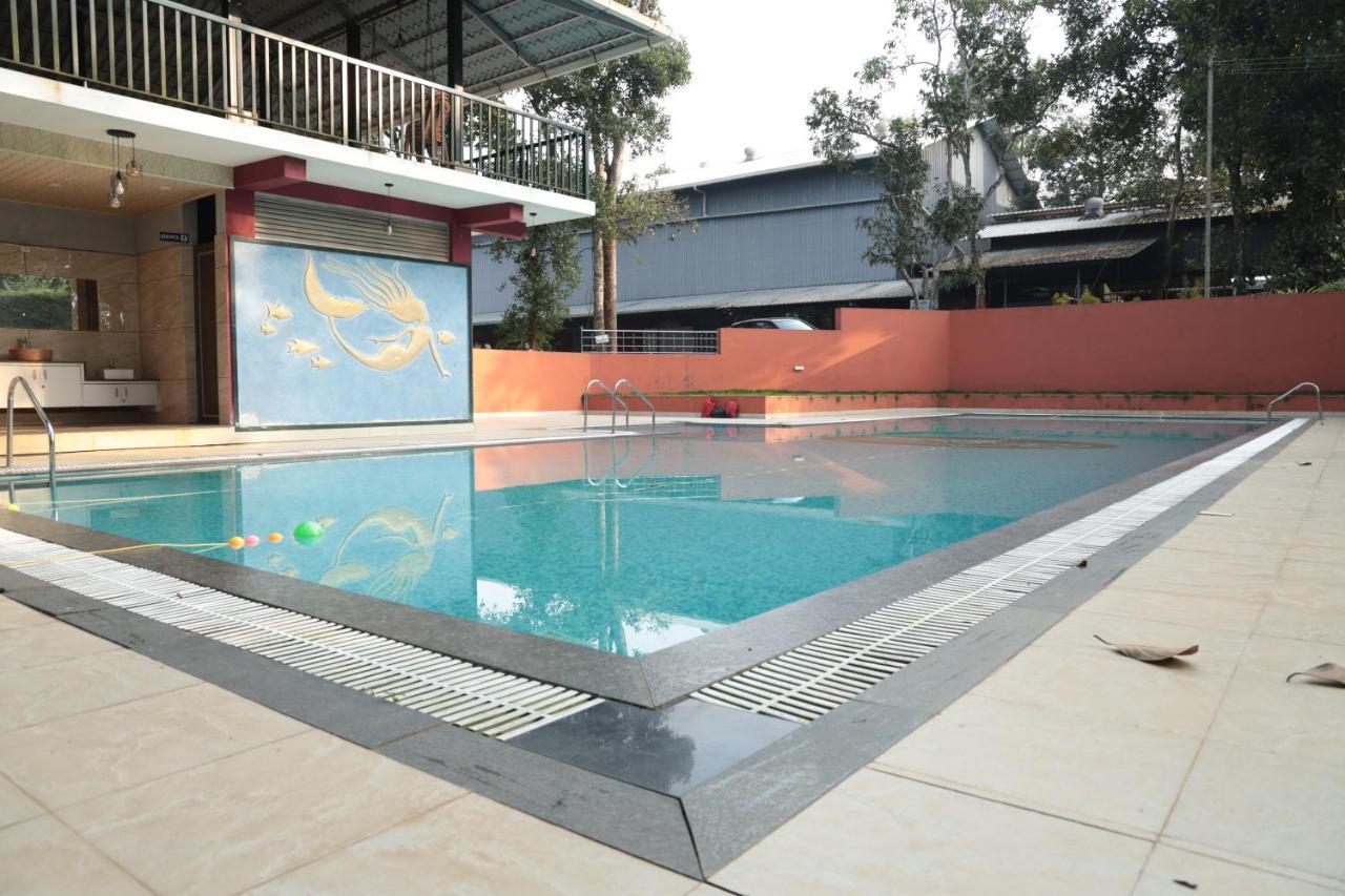The Wayanad Club Hotel Sultan Bathery Exterior photo